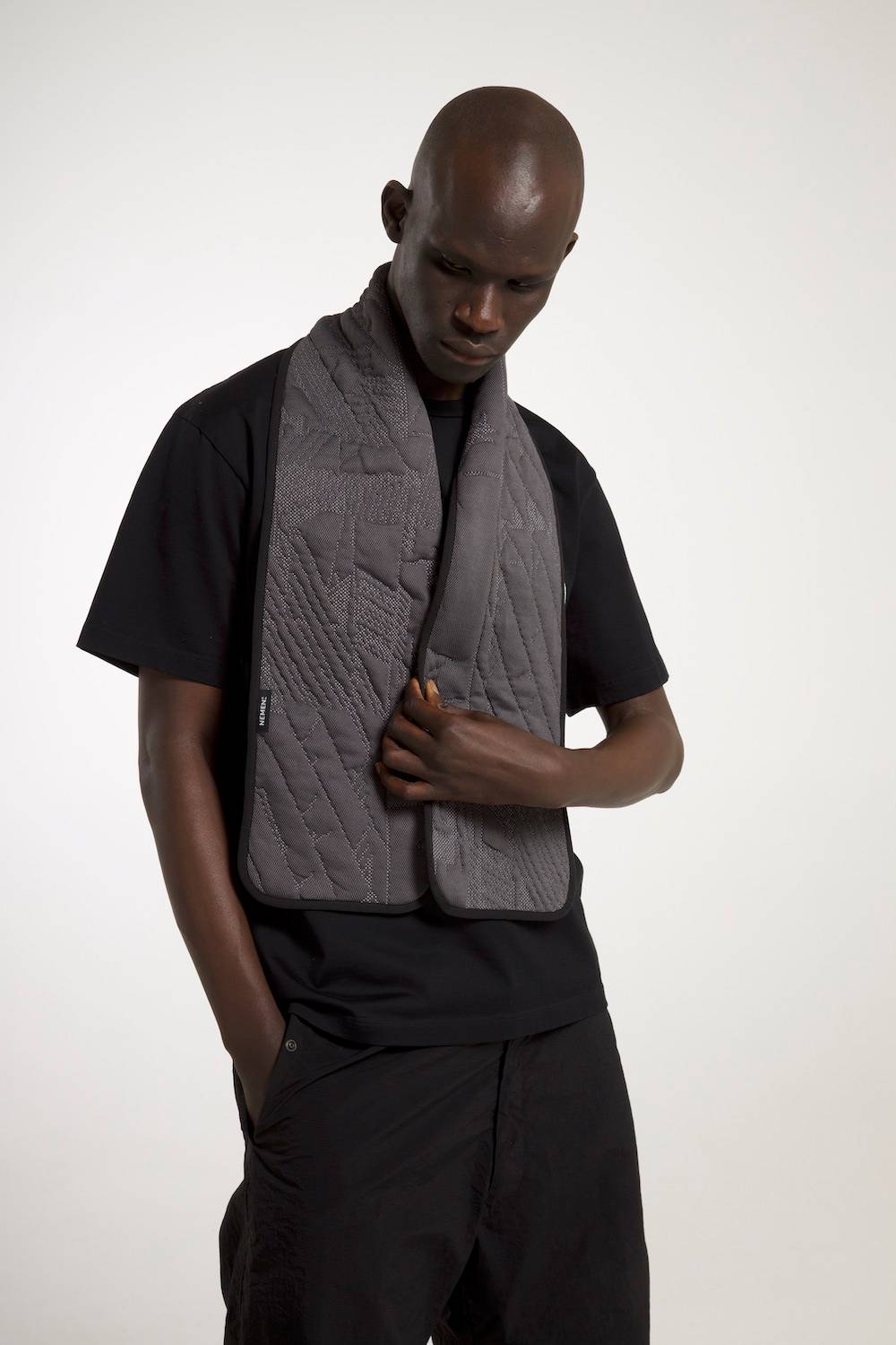 NemeN NMN_I22006AC_170 [HYPERLINES SCARF] Ultimi tre giorni