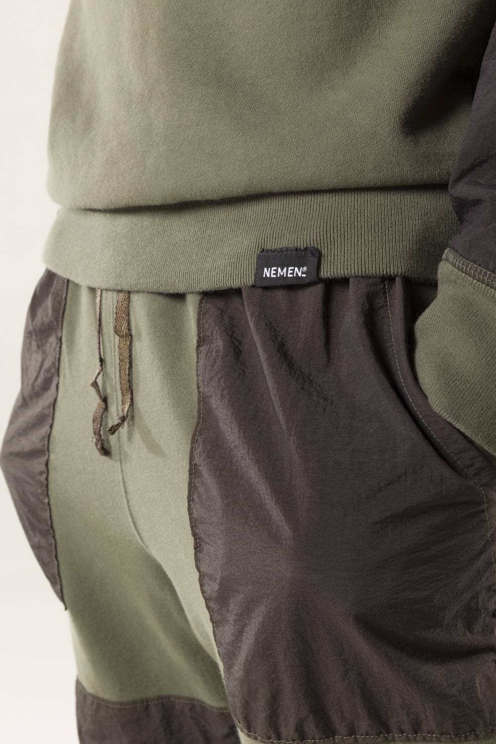 NemeN NMN_E22130F_068 [JYNX CHEST POCKET SWEATSHIRT] Soddisfazione Garantita