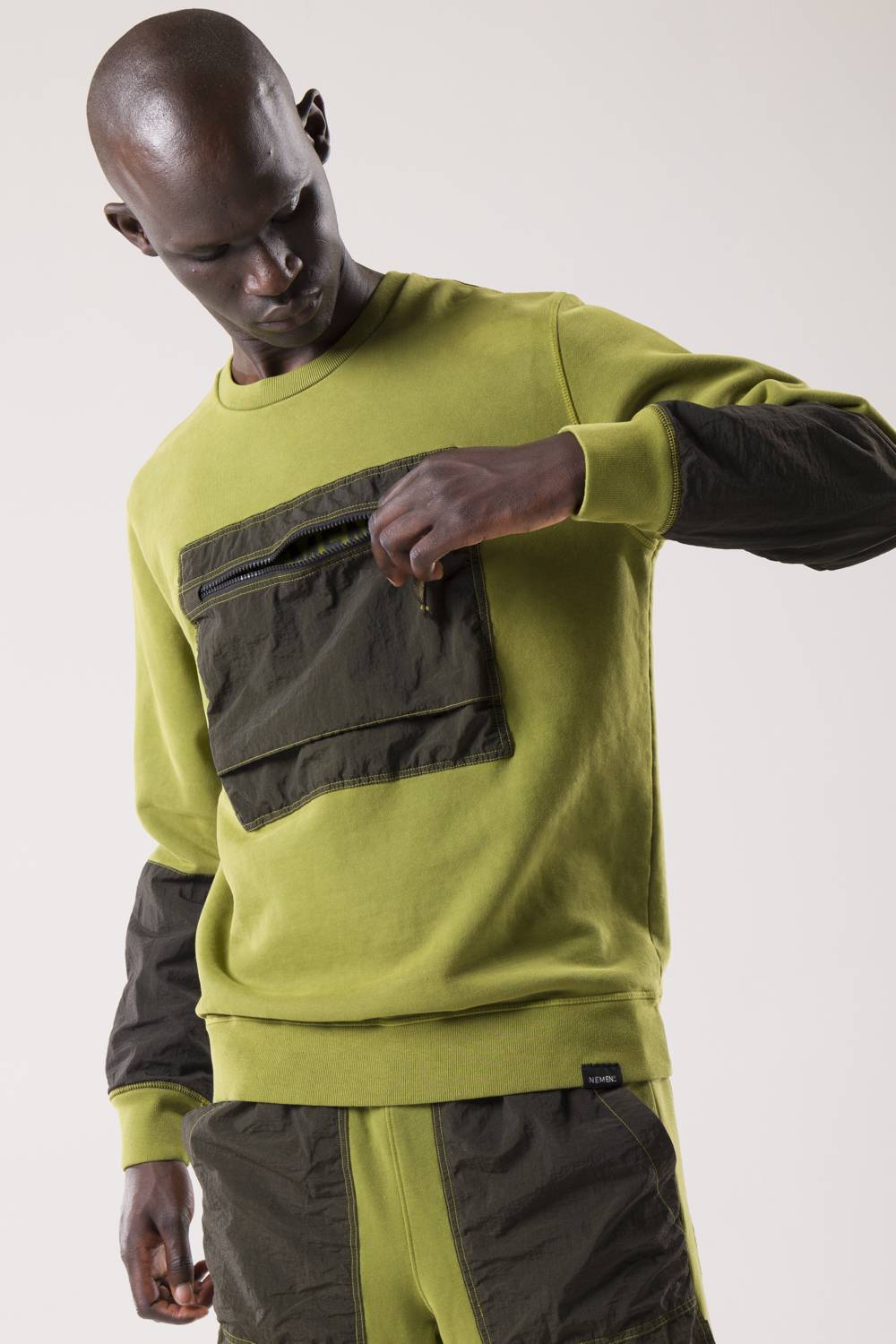 NemeN NMN_E22130F_207 [JYNX CHEST POCKET SWEATSHIRT] Qualità Garantita