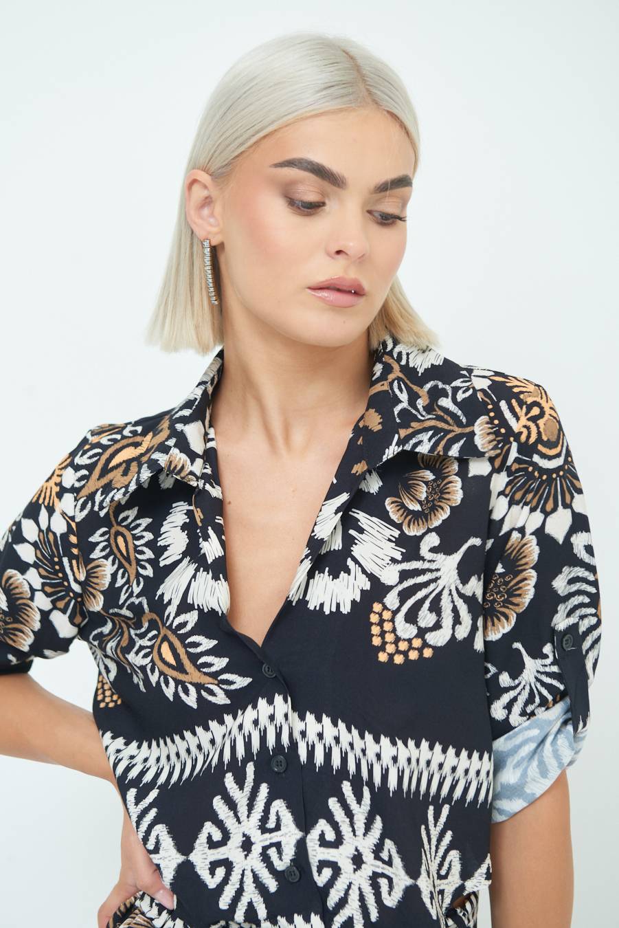 Kikisix CAMICIA CROP BALZA NERO 2025