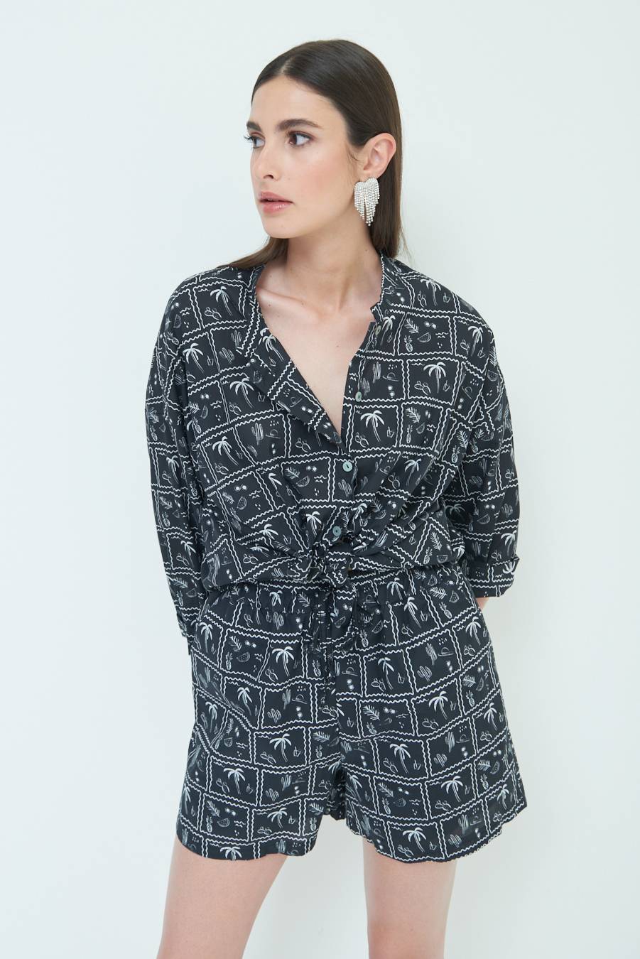 Kikisix CAMICIA CON NODO STAMPA PALME NERO Qualità