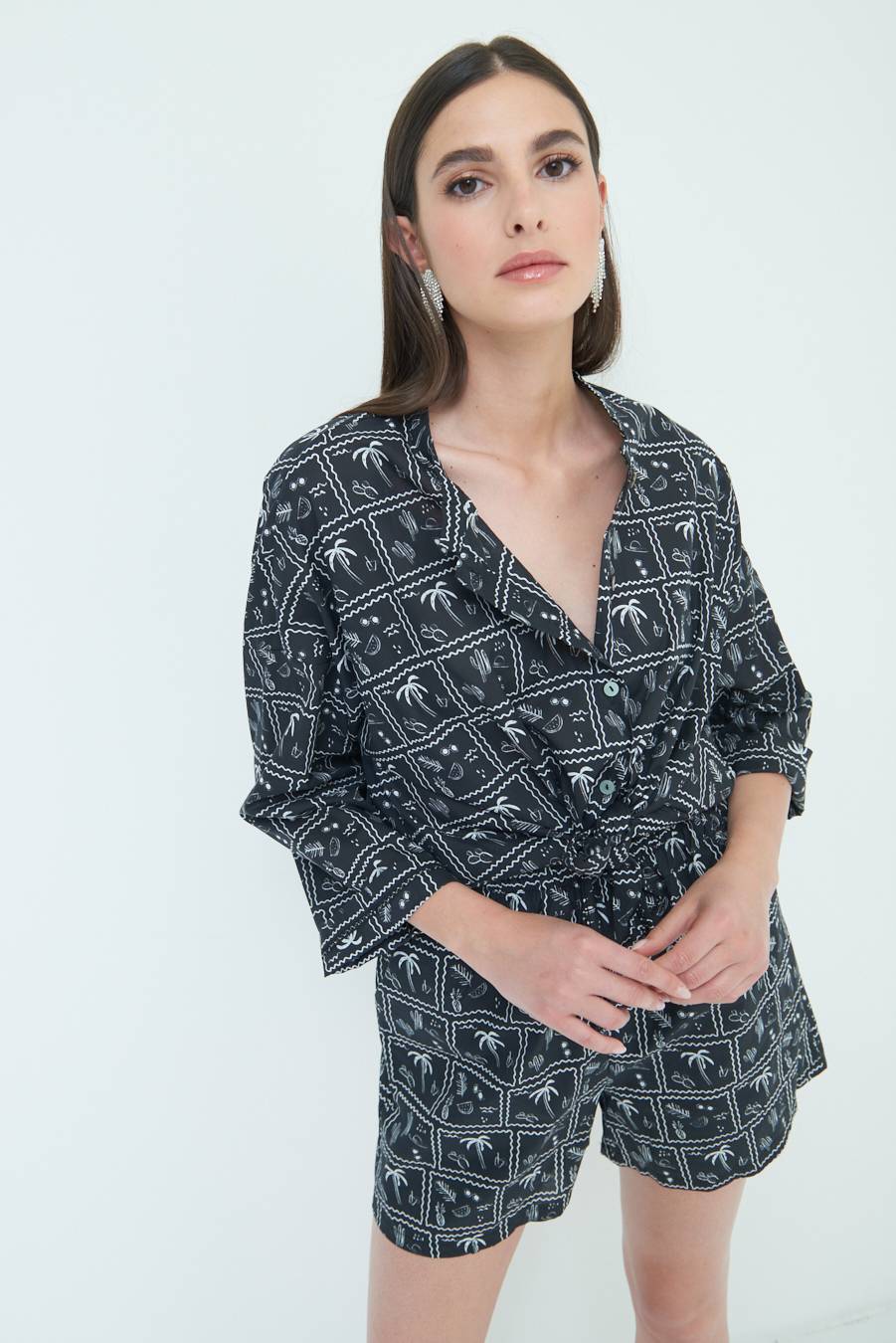 Kikisix CAMICIA CON NODO STAMPA PALME NERO Qualità