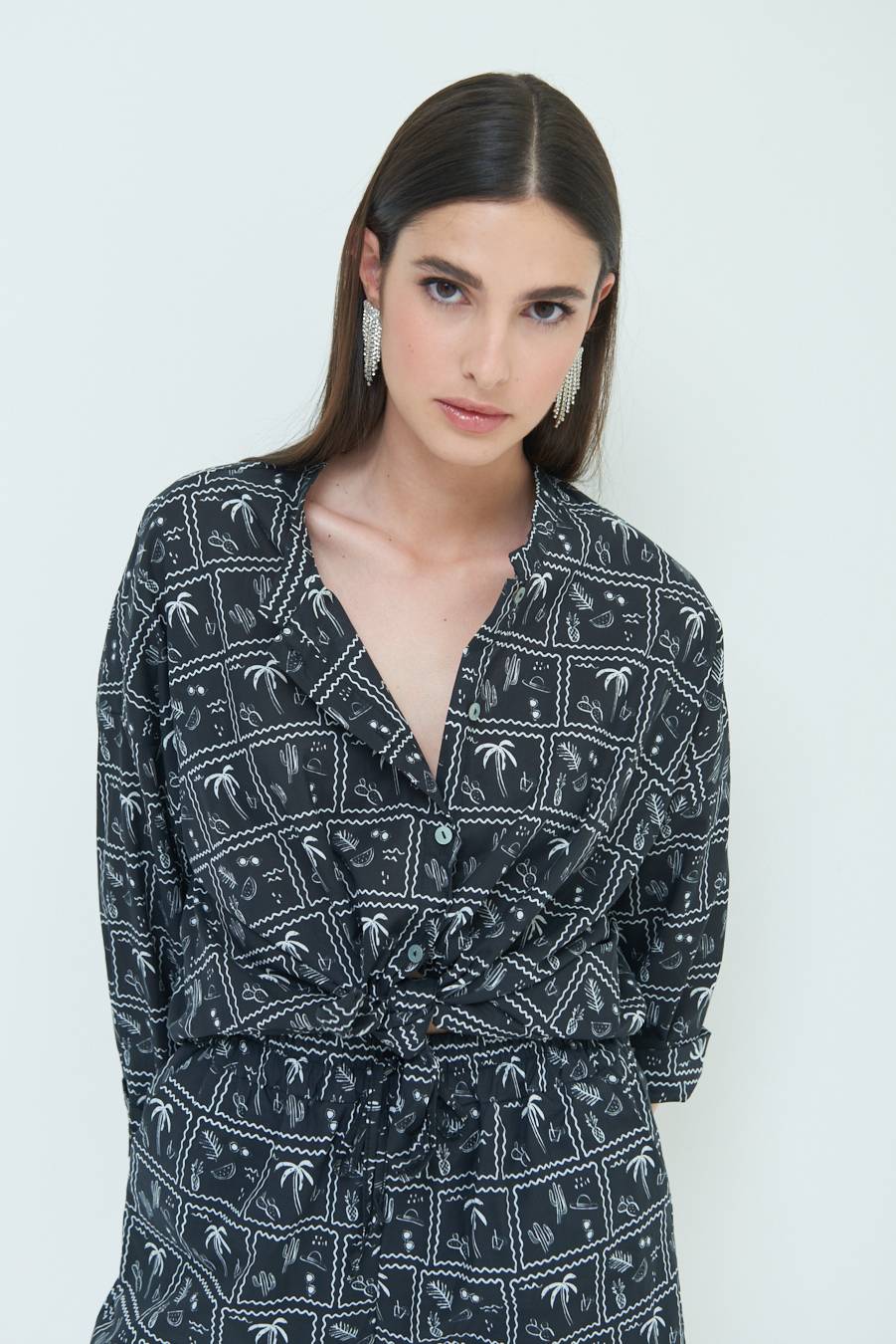 Kikisix CAMICIA CON NODO STAMPA PALME NERO Qualità