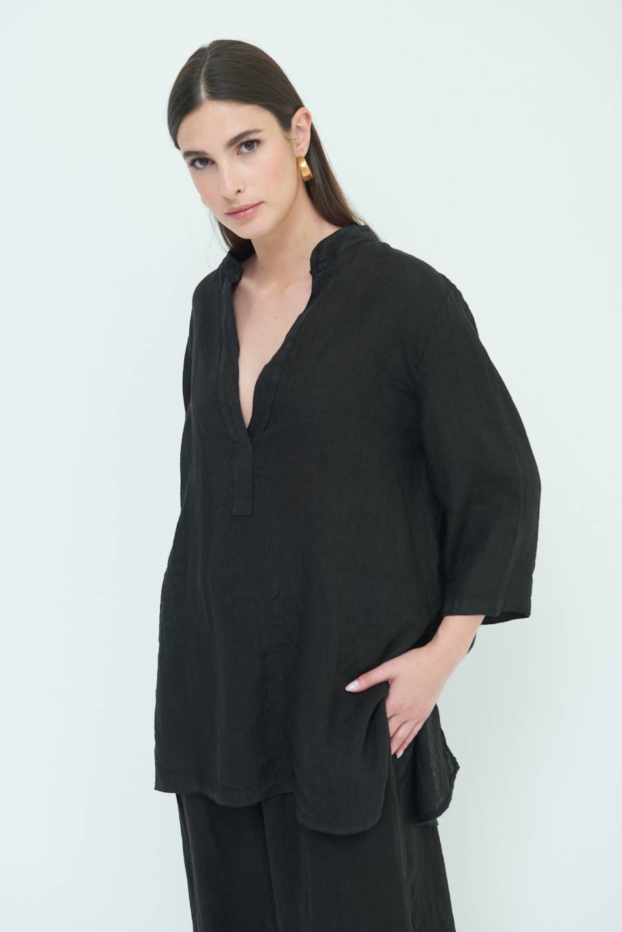Kikisix CAMICIA COLLO COREANA OVERSIZE CON SPACCHI NERO Negozi Online