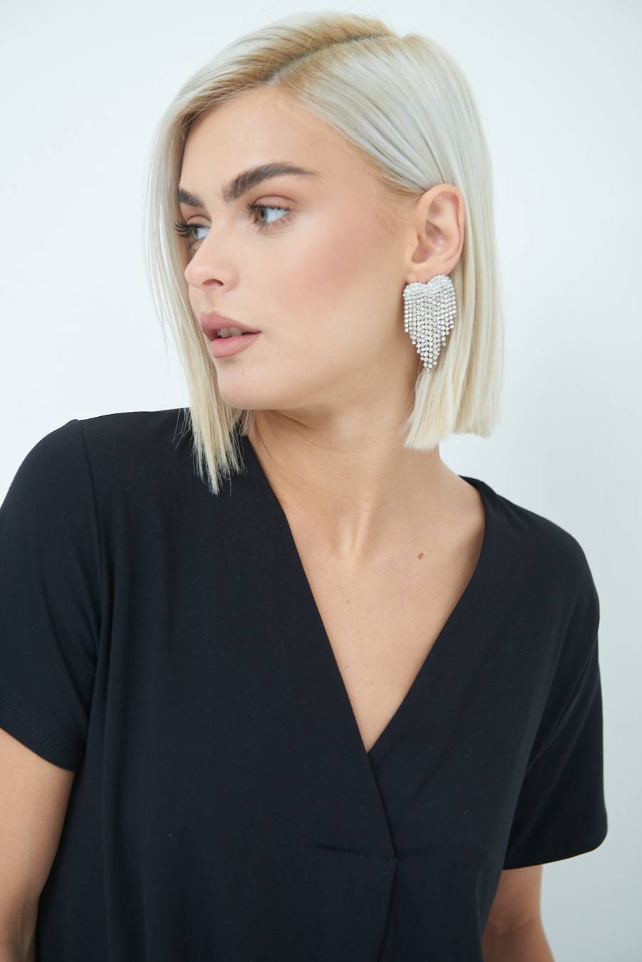 Kikisix MAGLIA VISCOSA MANICA CORTA NERO Outlet