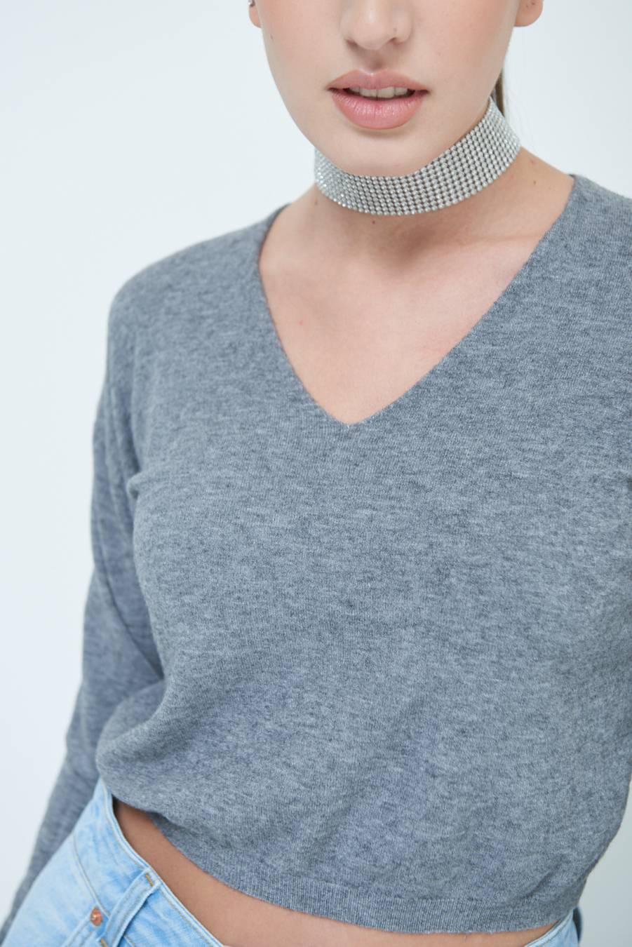 Kikisix MAGLIA SCOLLO V CORTA GRIGIO Offerte
