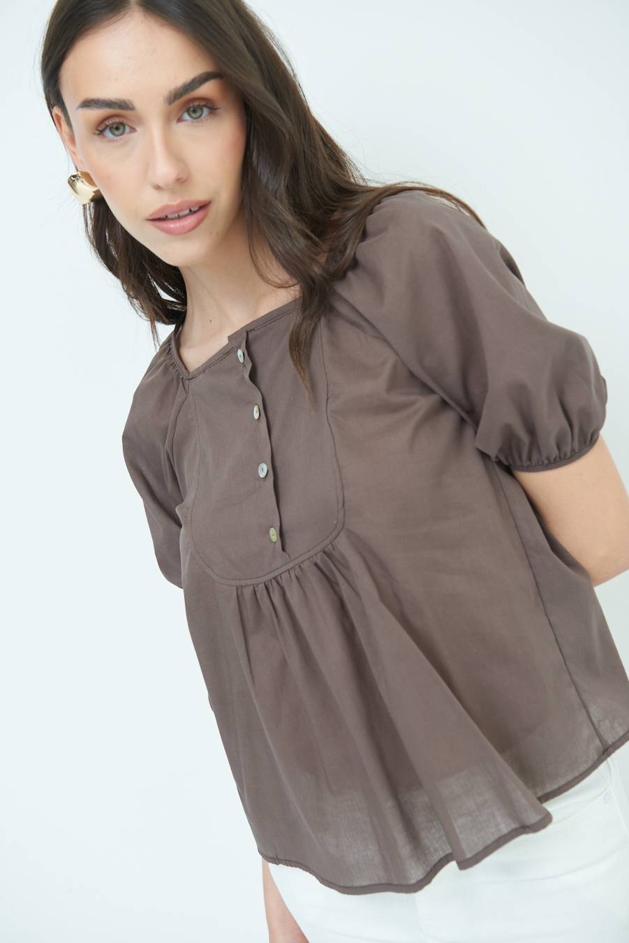 Kikisix CAMICIA CON BOTTONCINI DAV. COTONE COFFEE Prezzo Ridotto