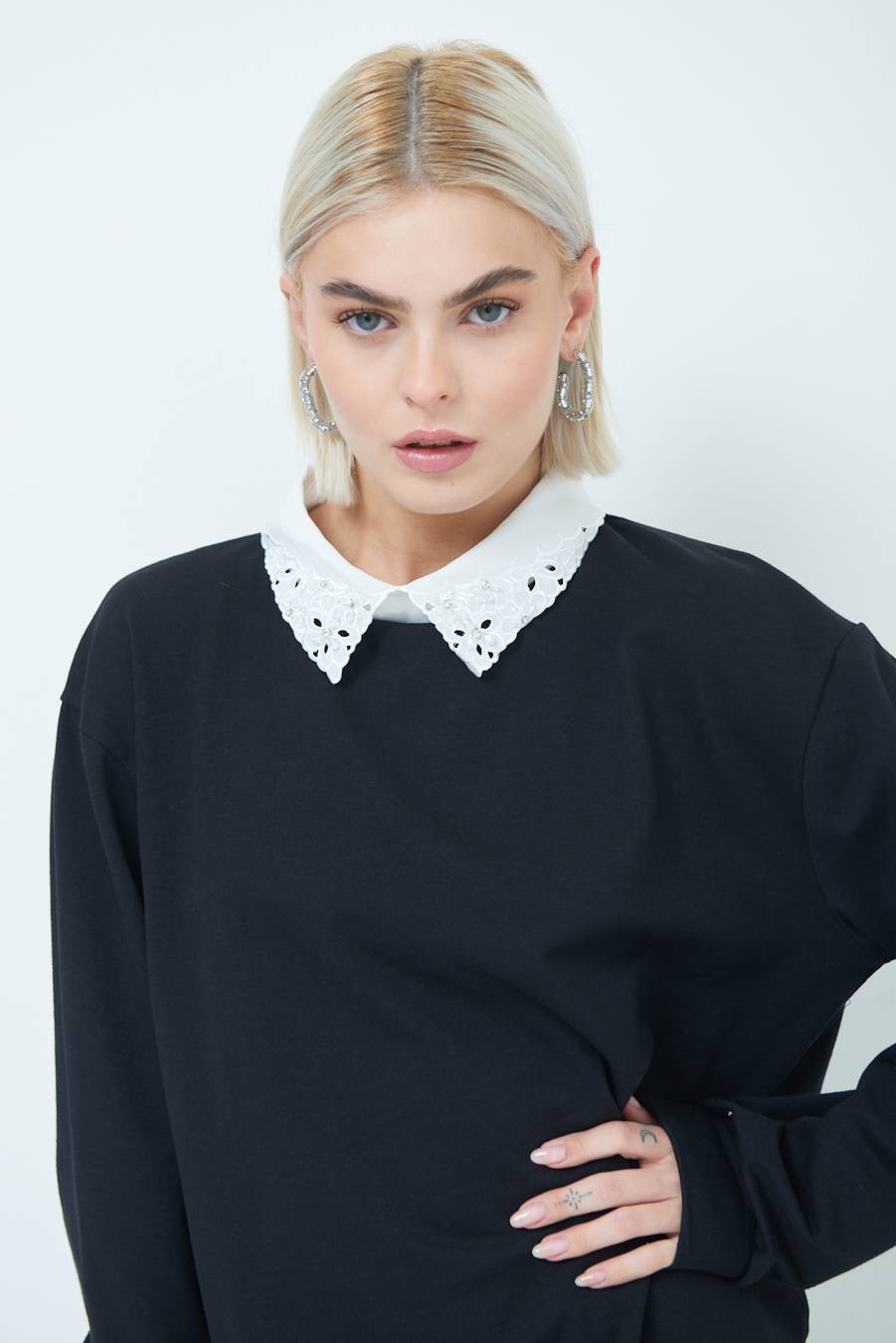 Kikisix FELPA CON COLLETTO CON STRASS NERO Negozio