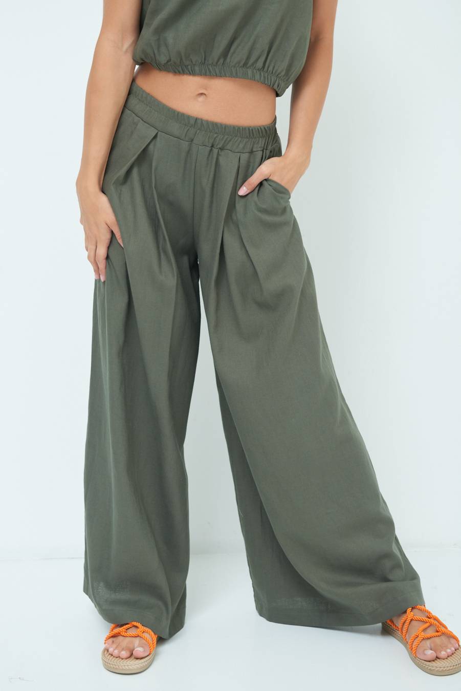 Kikisix PANTA PALAZZO CON PINCE VERDE MILITARE 2025