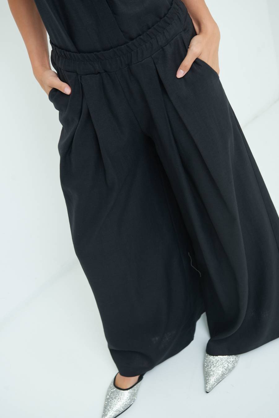 Kikisix PANTA PALAZZO CON PINCE NERO Nuovo