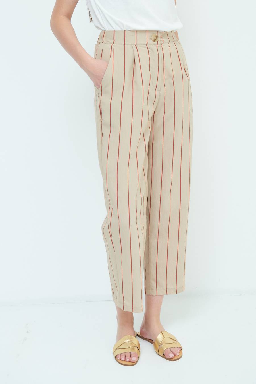 Kikisix PANTALONE CARROT CON PINCE BEIGE Soddisfazione Garantita