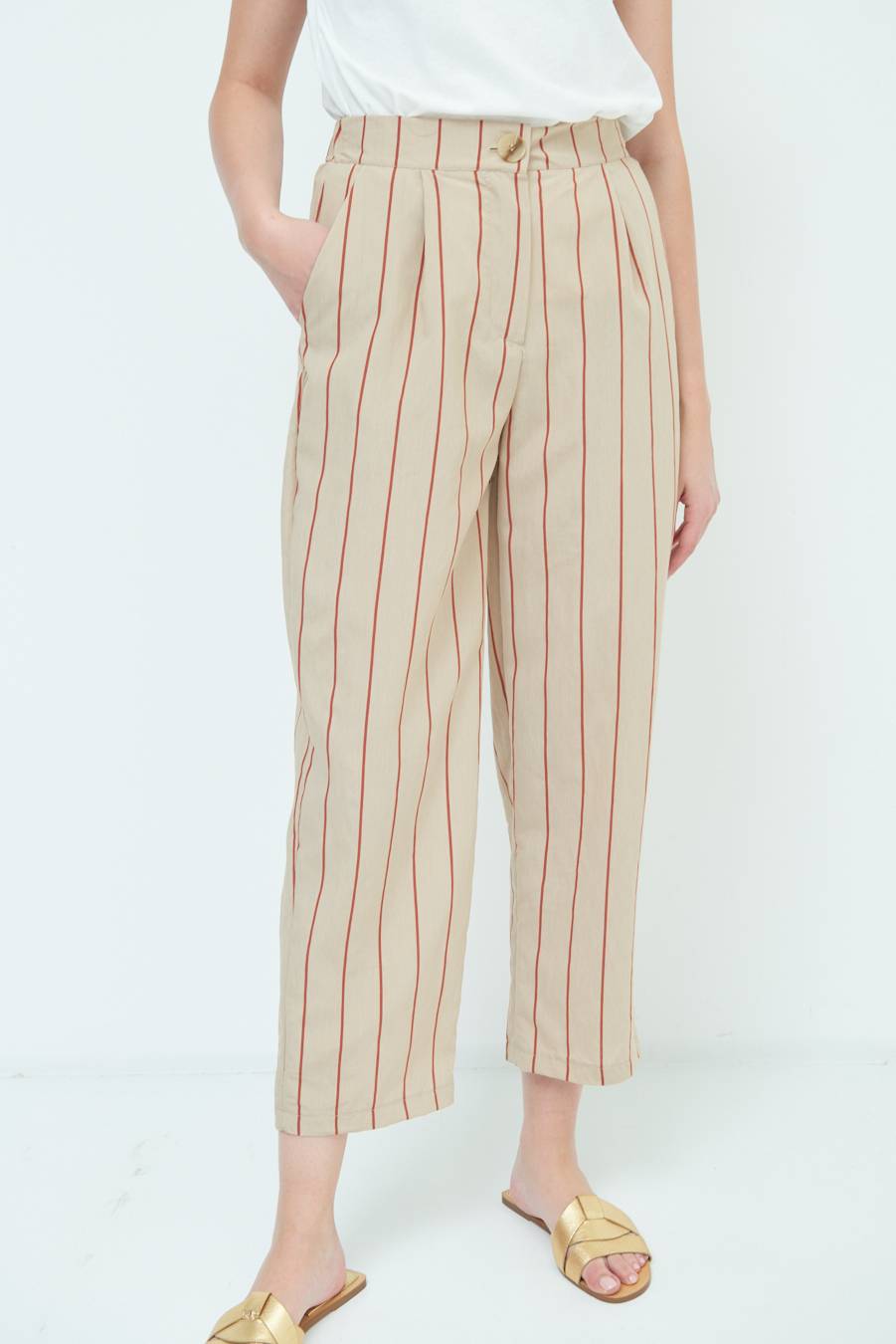 Kikisix PANTALONE CARROT CON PINCE BEIGE Soddisfazione Garantita