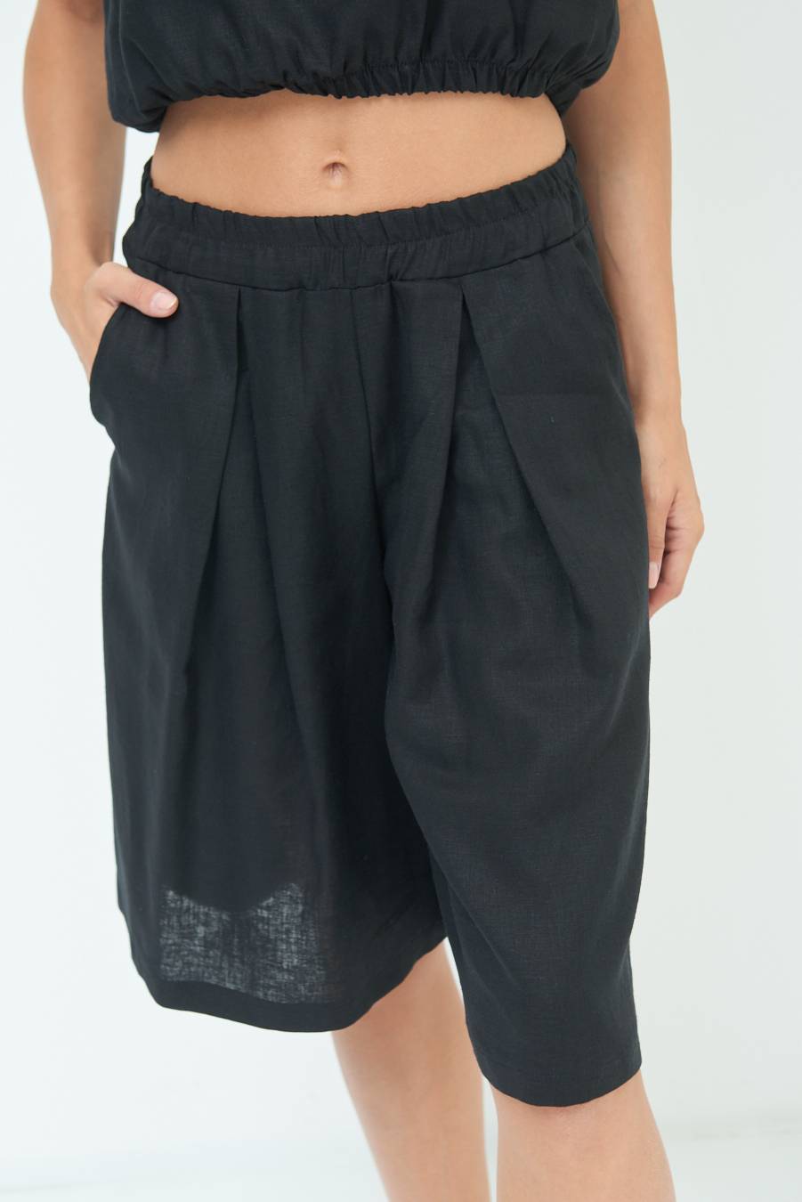 Kikisix BERMUDA CON PINCE NERO Sconto