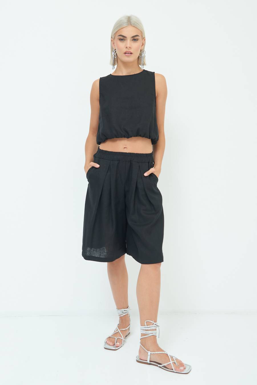 Kikisix BERMUDA CON PINCE NERO Sconto
