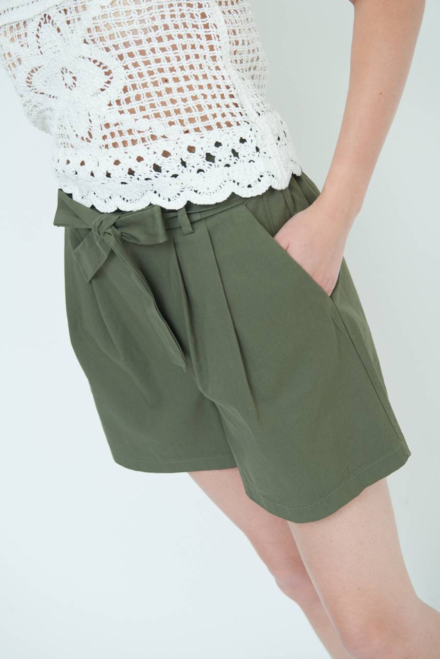 Kikisix SHORT CON CINTURA FASCIA VERDE MILITARE Vendite Flash