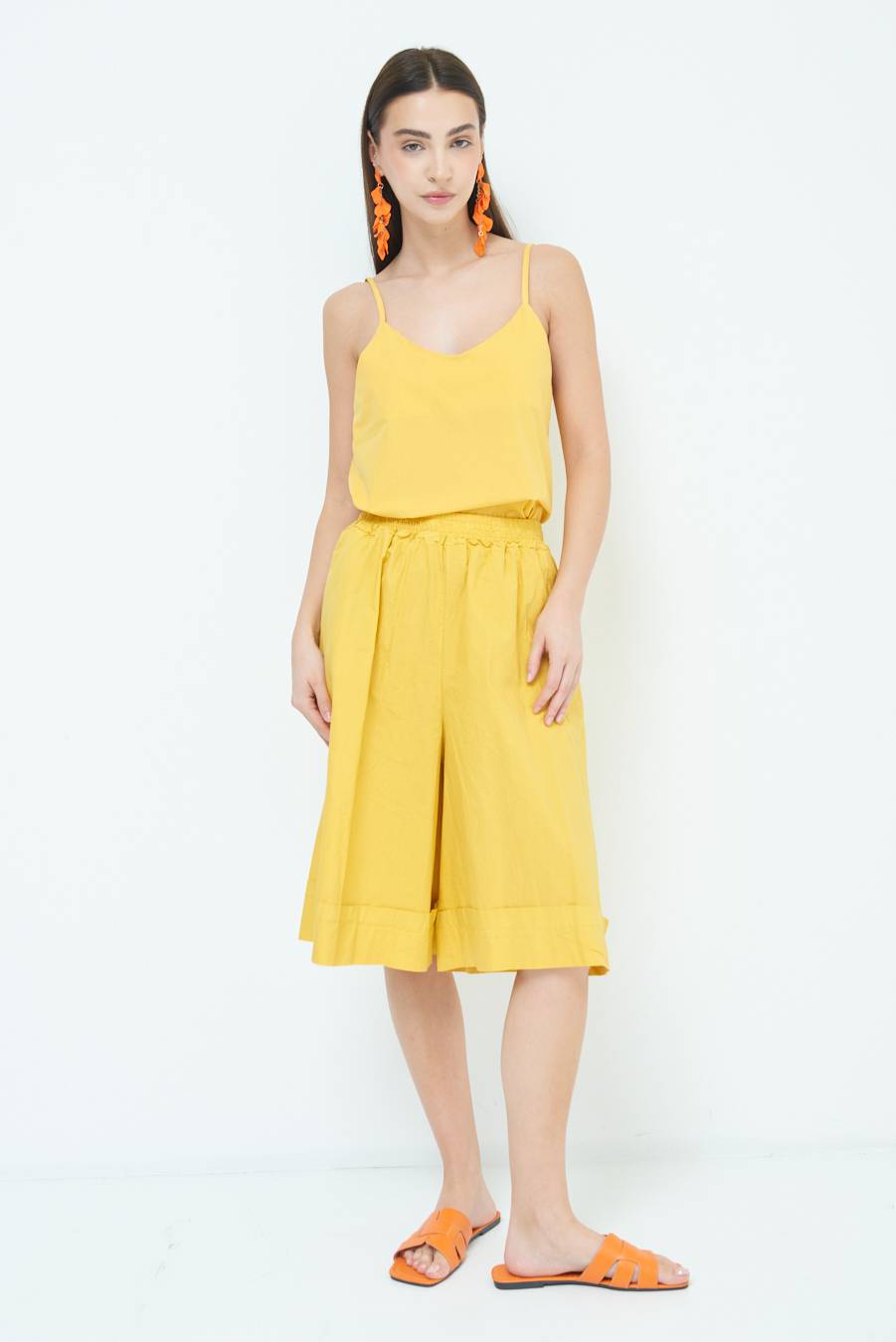 Kikisix PANTALONE CROP CON RISVOLTO SENAPE In Saldo