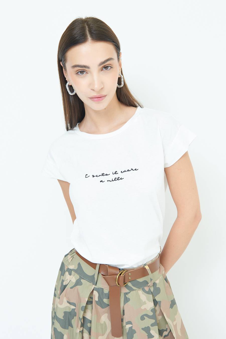 Kikisix T-SHIRT "E SENTO IL CUORE A MILLE" PANNA Moda