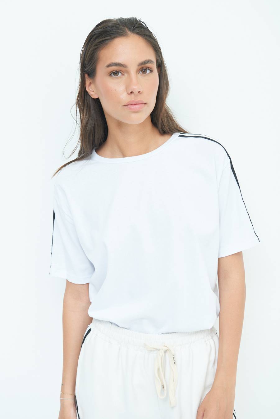 Kikisix T-SHIRT OVER CON COSTINA NERO Offerta speciale