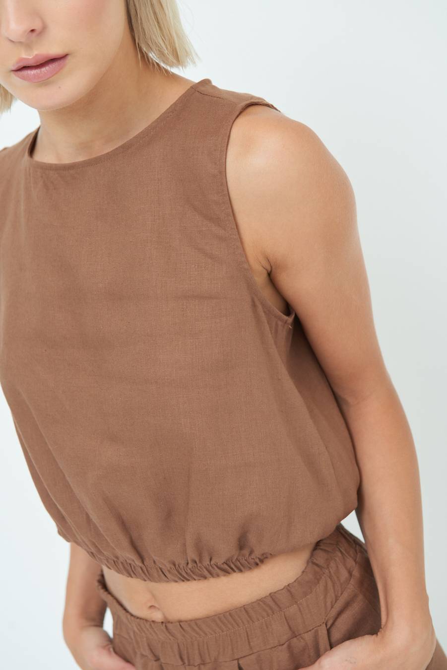 Kikisix TOP CORTO CON ELASTICO CIOCCOLATO Grandi sconti