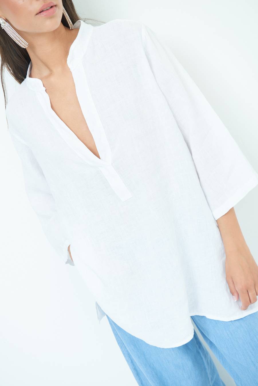 Kikisix CAMICIA COLLO COREANA OVERSIZE CON SPACCHI BIANCO Offerta Pasqua