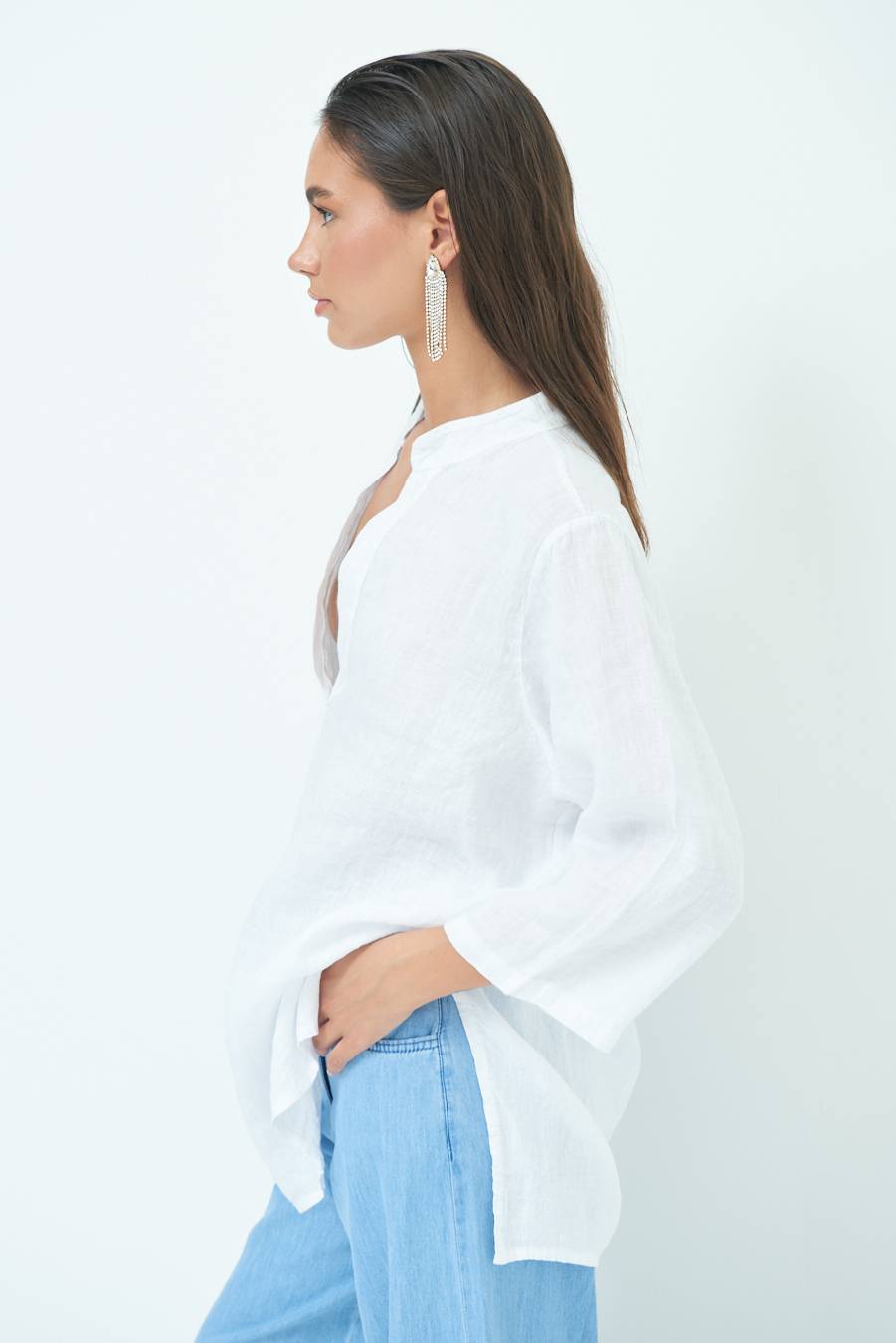 Kikisix CAMICIA COLLO COREANA OVERSIZE CON SPACCHI BIANCO Offerta Pasqua