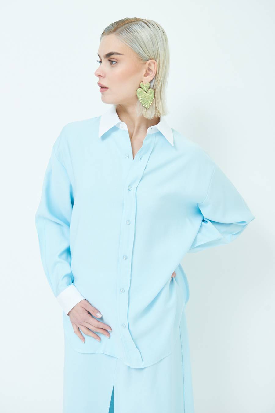 Kikisix CAMICIA COLLETTO B.CO CELESTE Comprane uno, ottenene uno gratis