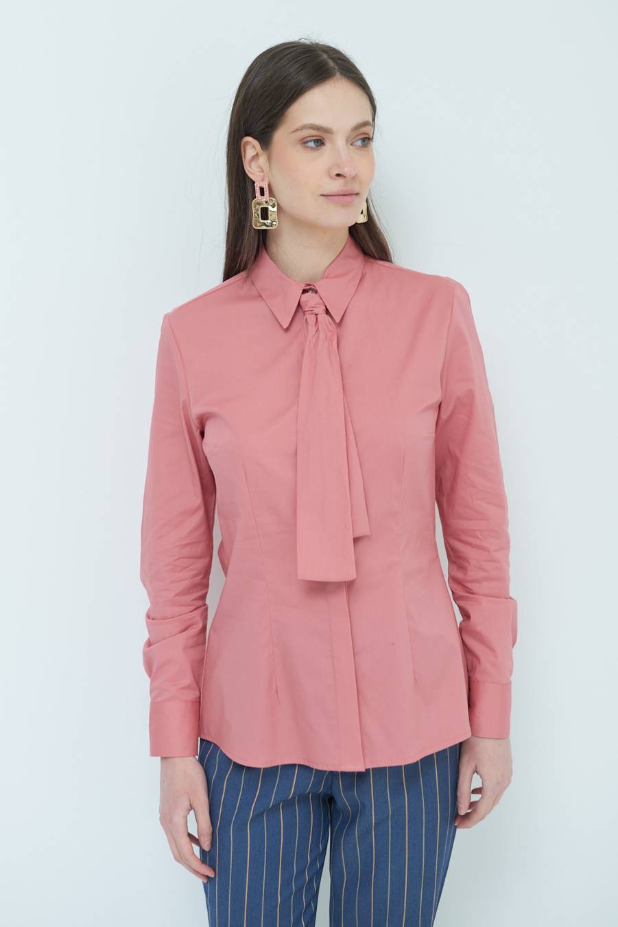 Kikisix CAMICIA CON CRAVATTA IN TINTA CIPRIA Super Saving Price