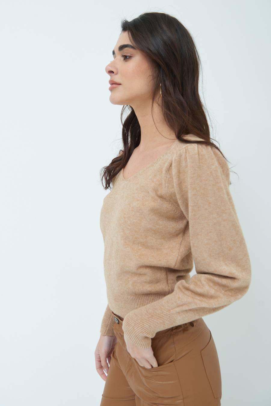 Kikisix MAGLIA SCOLLO V CON MANICA INCRESPATA CAMMELLO Only for today