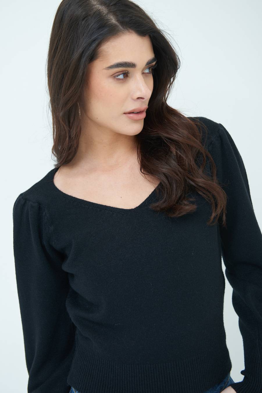 Kikisix MAGLIA SCOLLO V CON MANICA INCRESPATA NERO Offerta speciale della fabbrica
