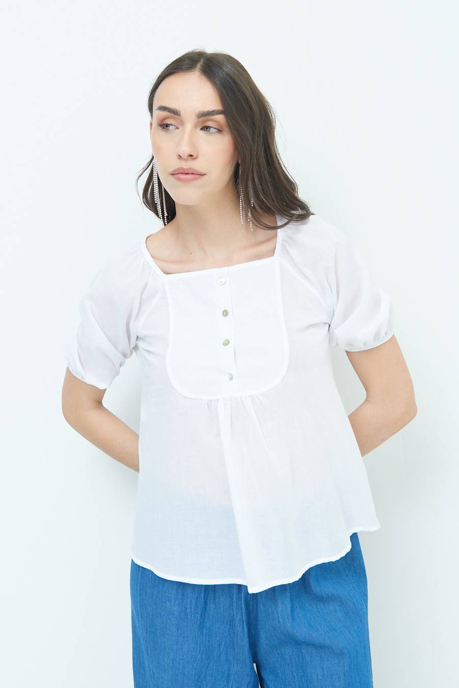 Kikisix CAMICIA CON BOTTONCINI DAV. COTONE BIANCO Limitato a 3 giorni
