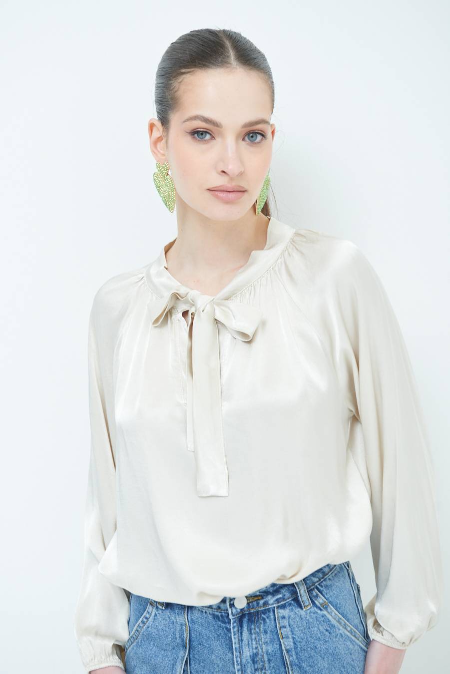 Kikisix CASACCA RASO VISCOSA FIOCCO/CRAVATTA BEIGE 50% di sconto per tempo limitato