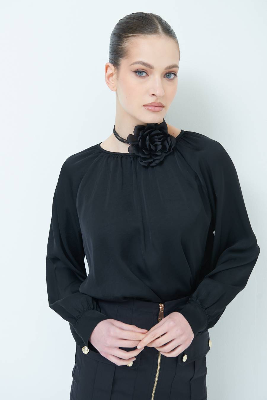 Kikisix CASACCA RASO VISCOSA INCRESPATA COLLO NERO Italia