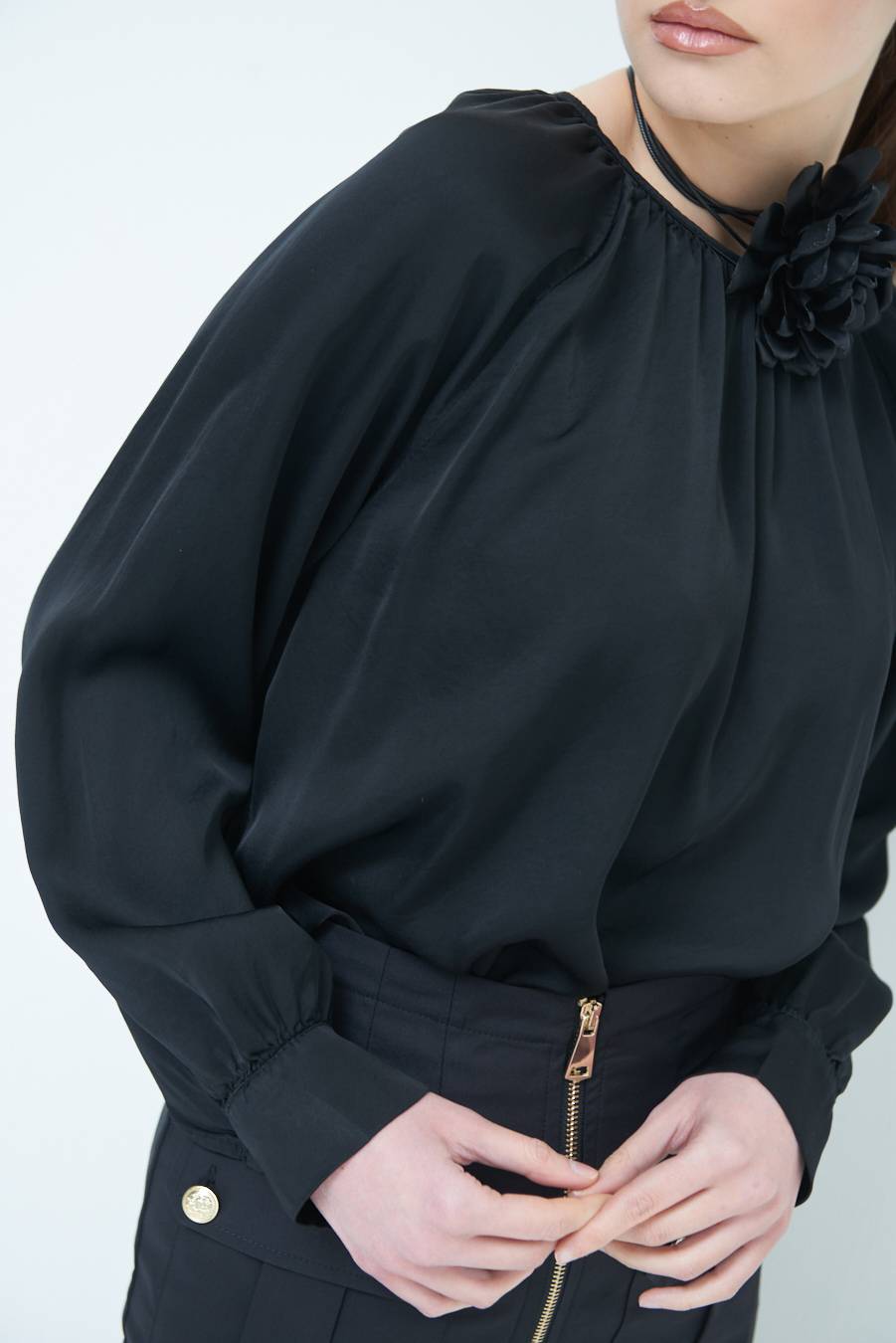 Kikisix CASACCA RASO VISCOSA INCRESPATA COLLO NERO Italia