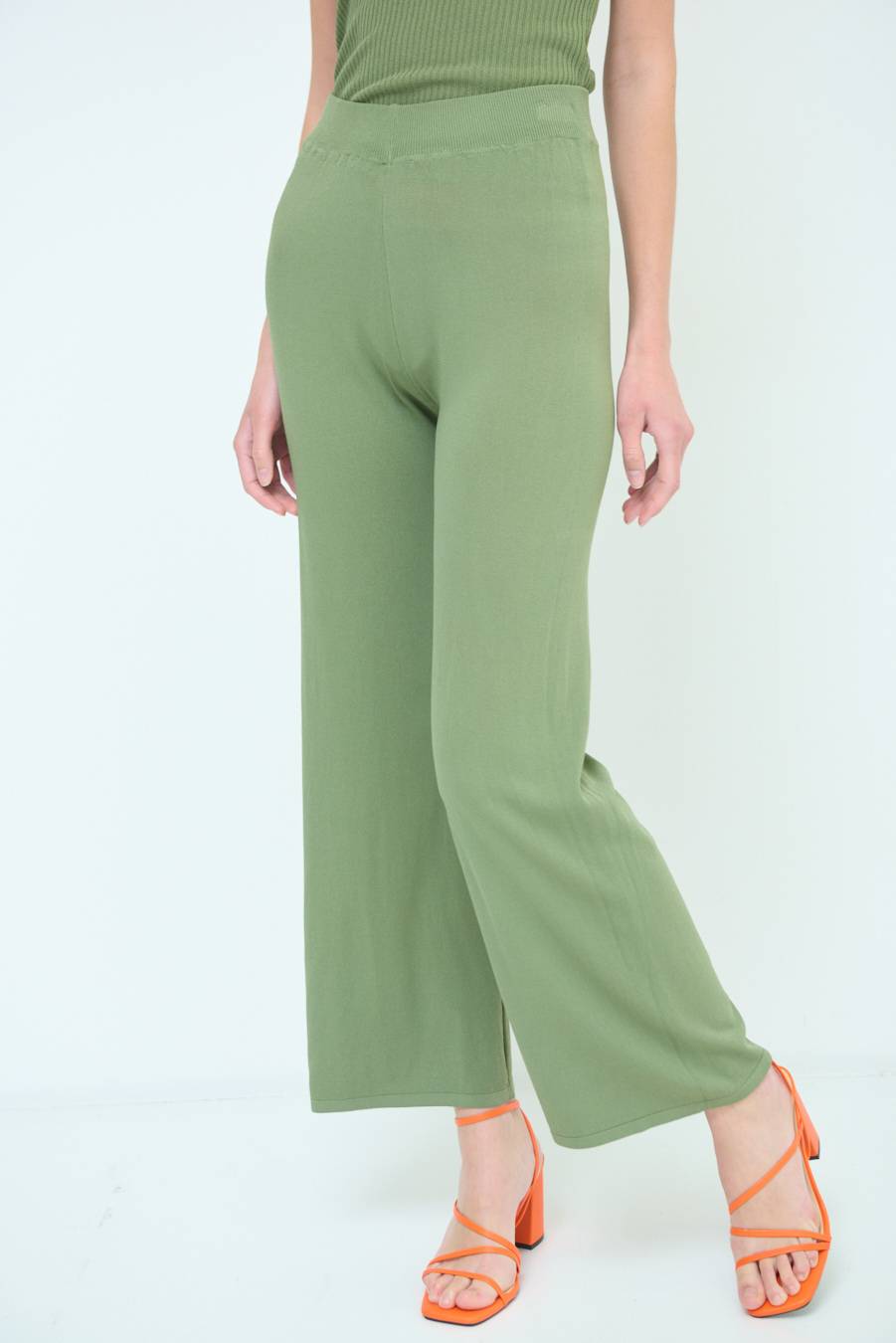 Kikisix PANTALONE PALAZZO MAGLIERIA VERDE MILITARE Offerta migliore