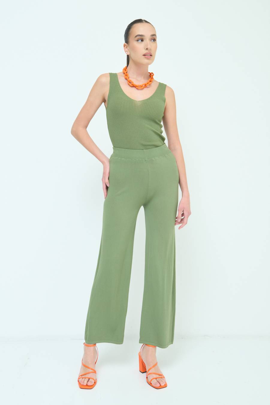Kikisix PANTALONE PALAZZO MAGLIERIA VERDE MILITARE Offerta migliore