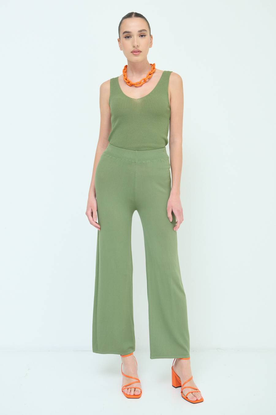 Kikisix PANTALONE PALAZZO MAGLIERIA VERDE MILITARE Offerta migliore