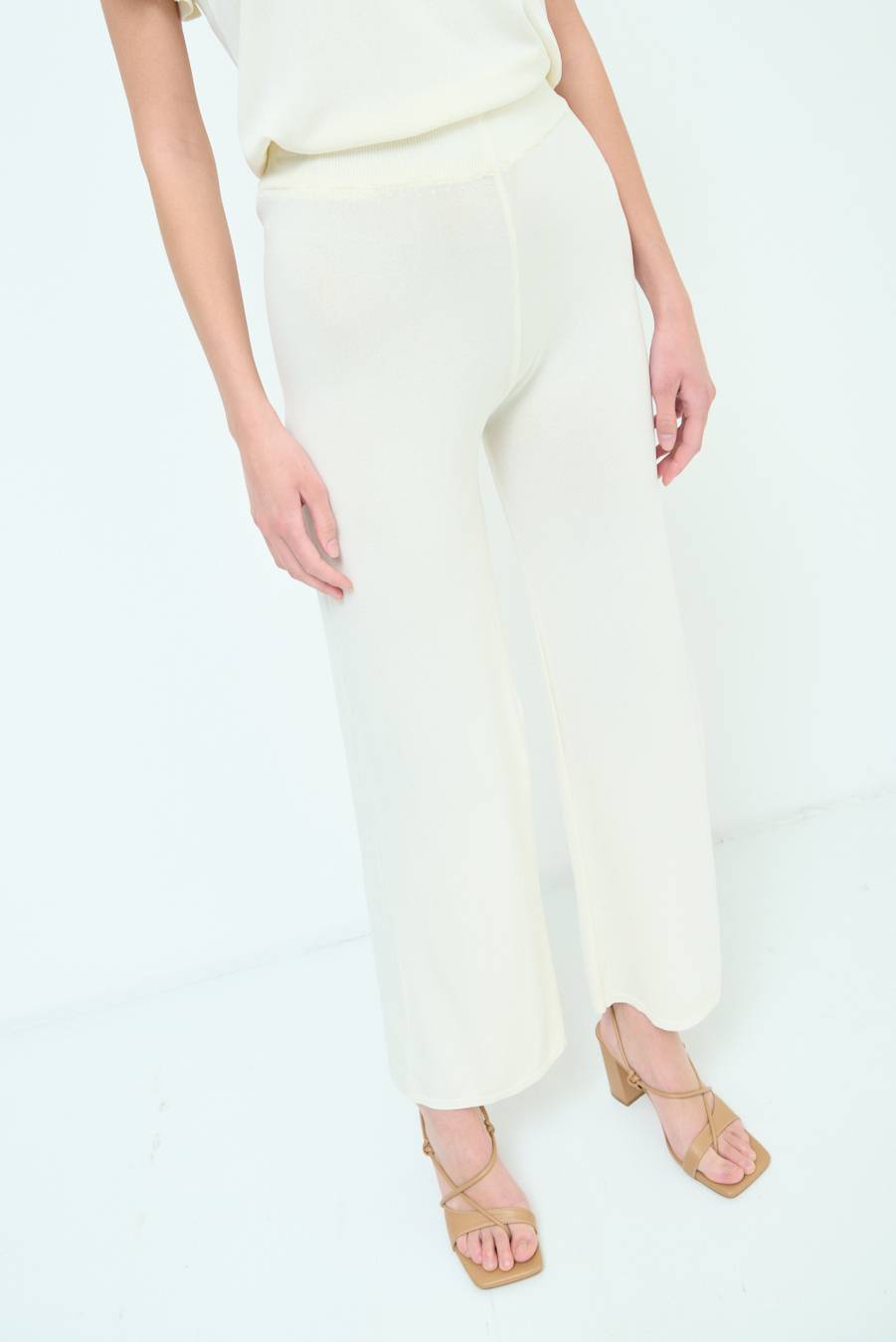 Kikisix PANTALONE PALAZZO MAGLIERIA BURRO Latest fashion