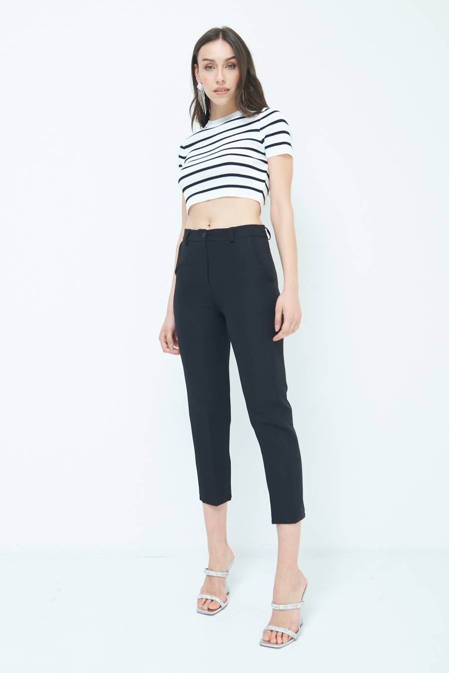 Kikisix PANTALONE SIGARETTA NERO Offerte speciali