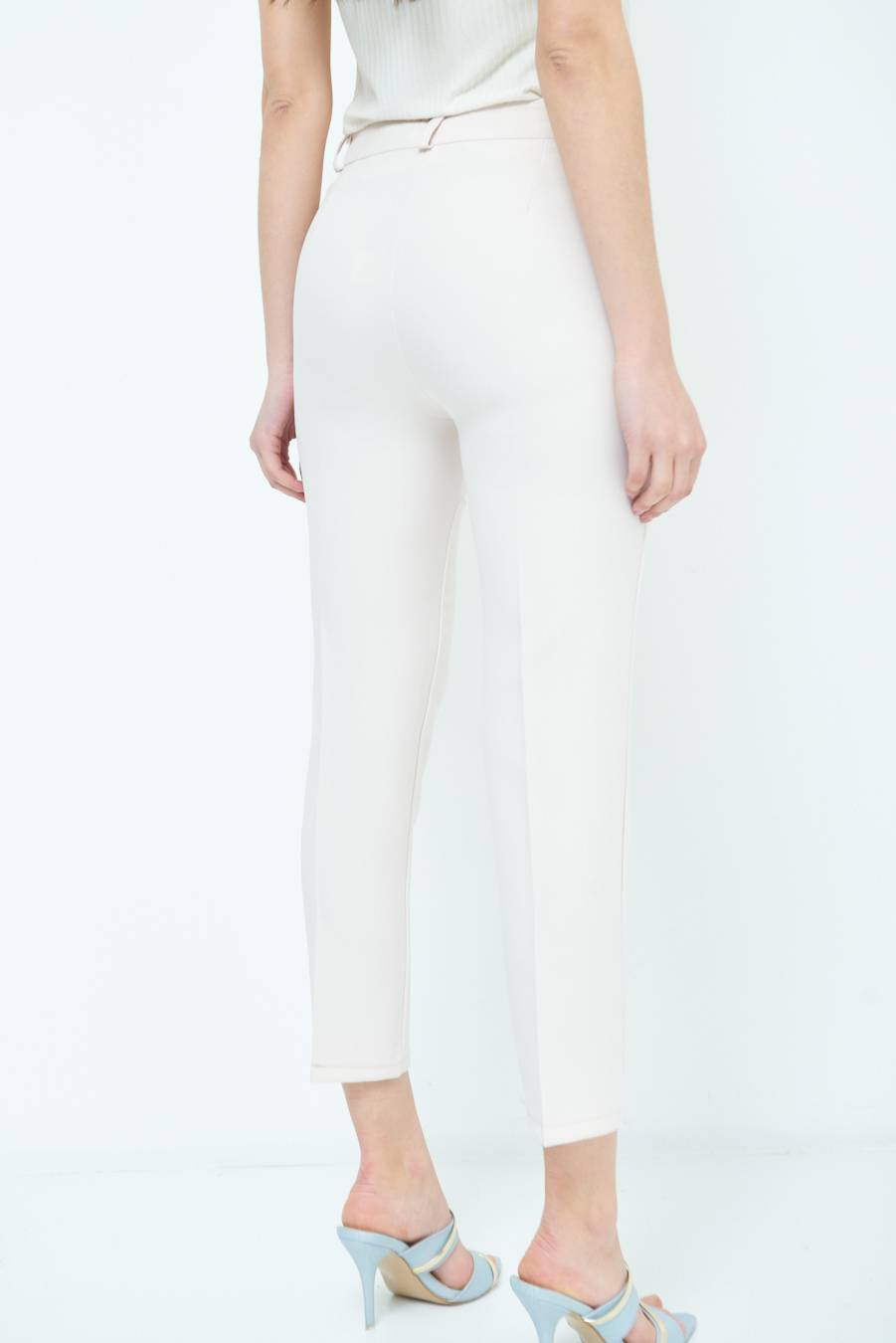 Kikisix PANTALONE SIGARETTA BEIGE Enormi risparmi