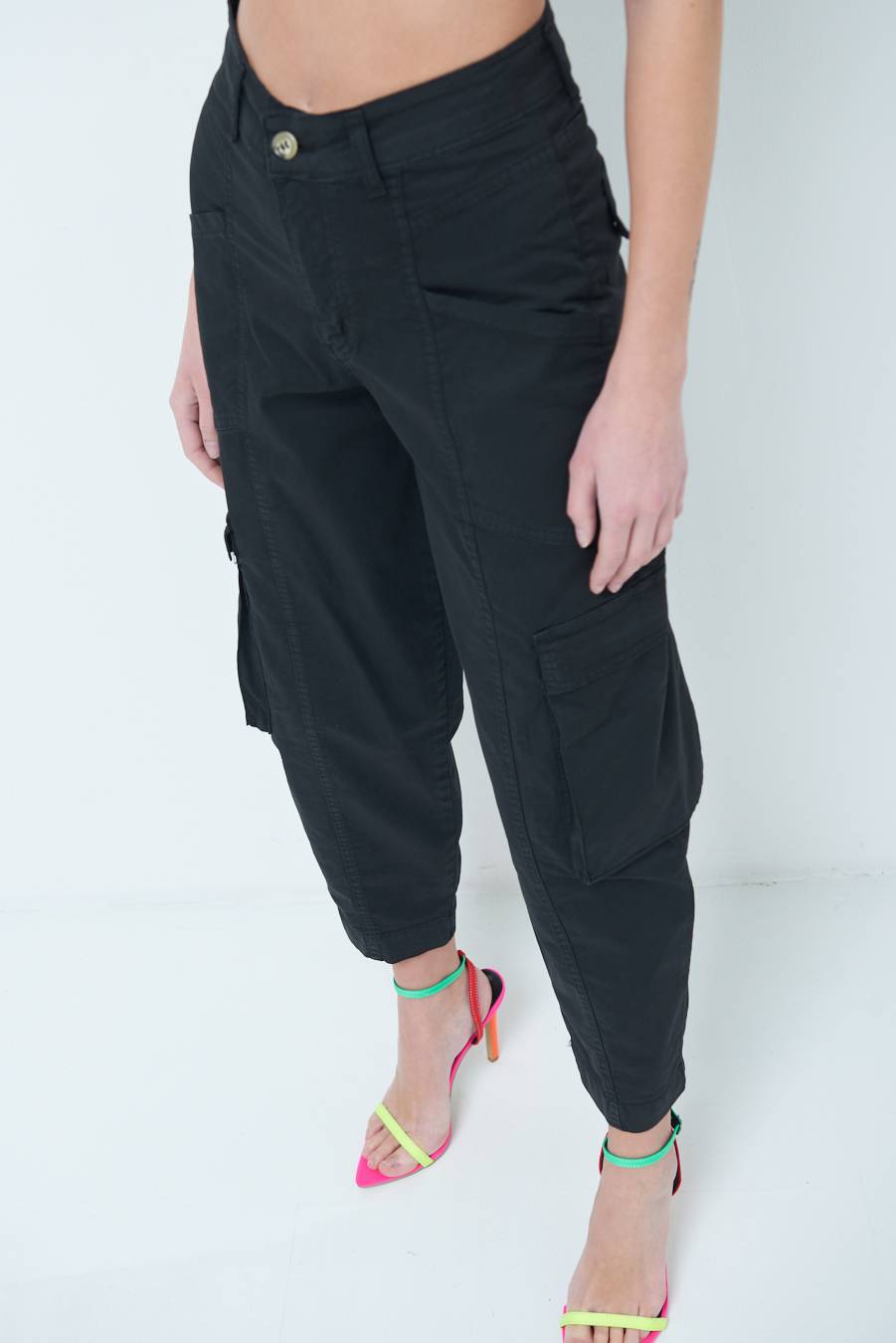 Kikisix PANTALONE TASCONI NERO Ultimi tre giorni