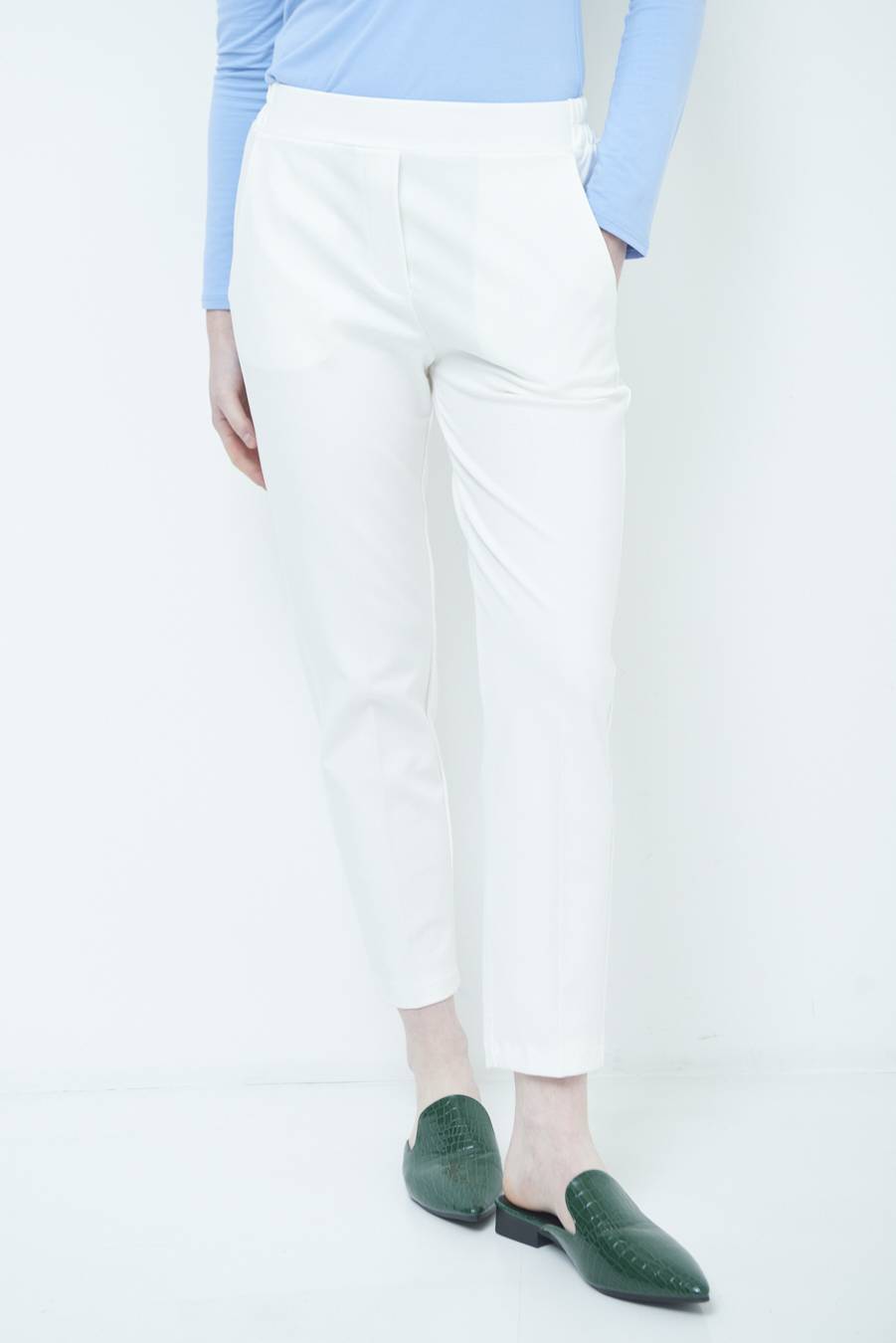 Kikisix PANTALONE SIGARETTA BURRO Enormi sconti