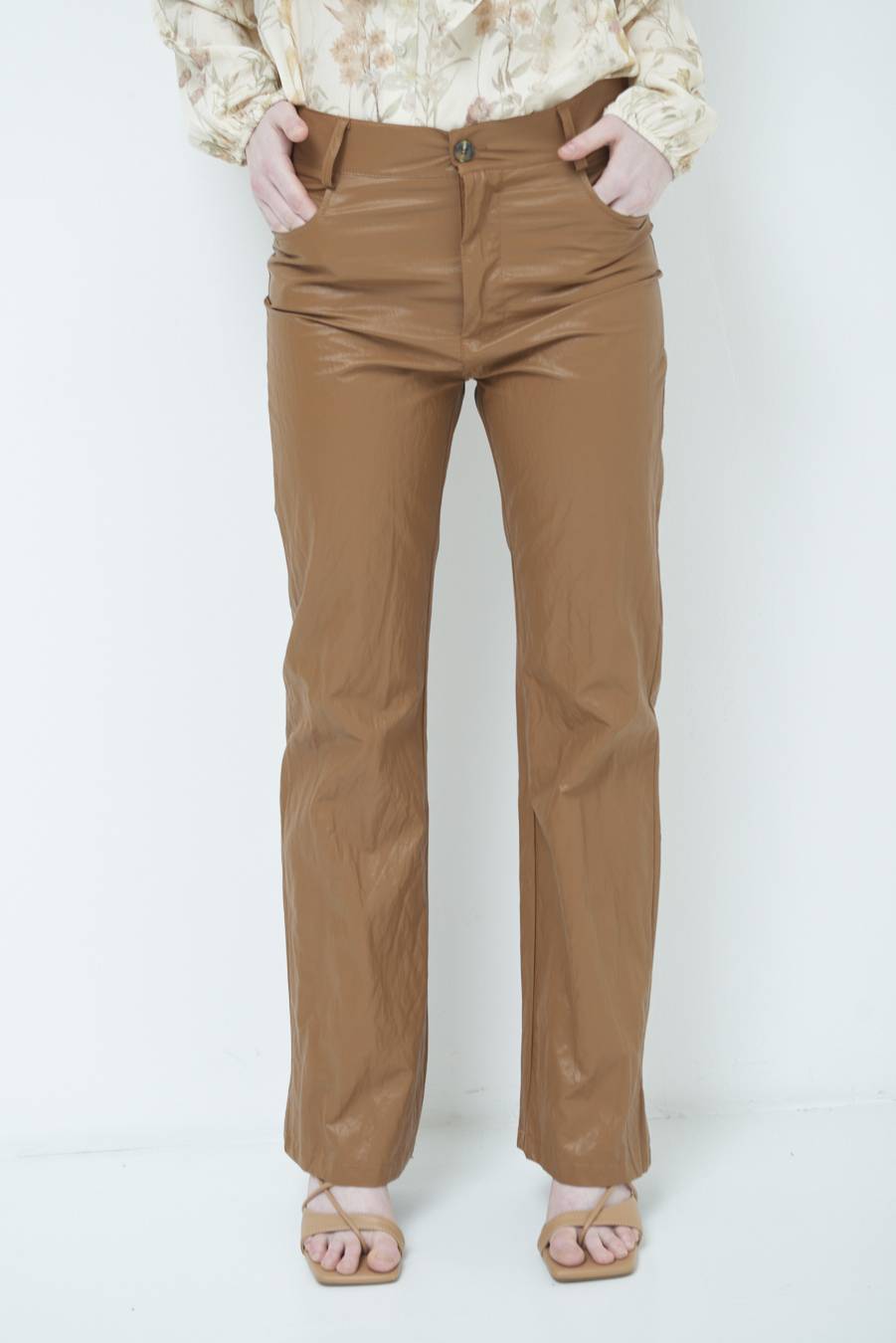 Kikisix PANTALONE ECOPELLE STROPICCIATA BEIGE Limitato a 3 giorni