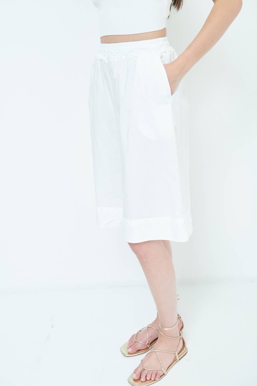 Kikisix PANTALONE CROP CON RISVOLTO BURRO Esporta salva
