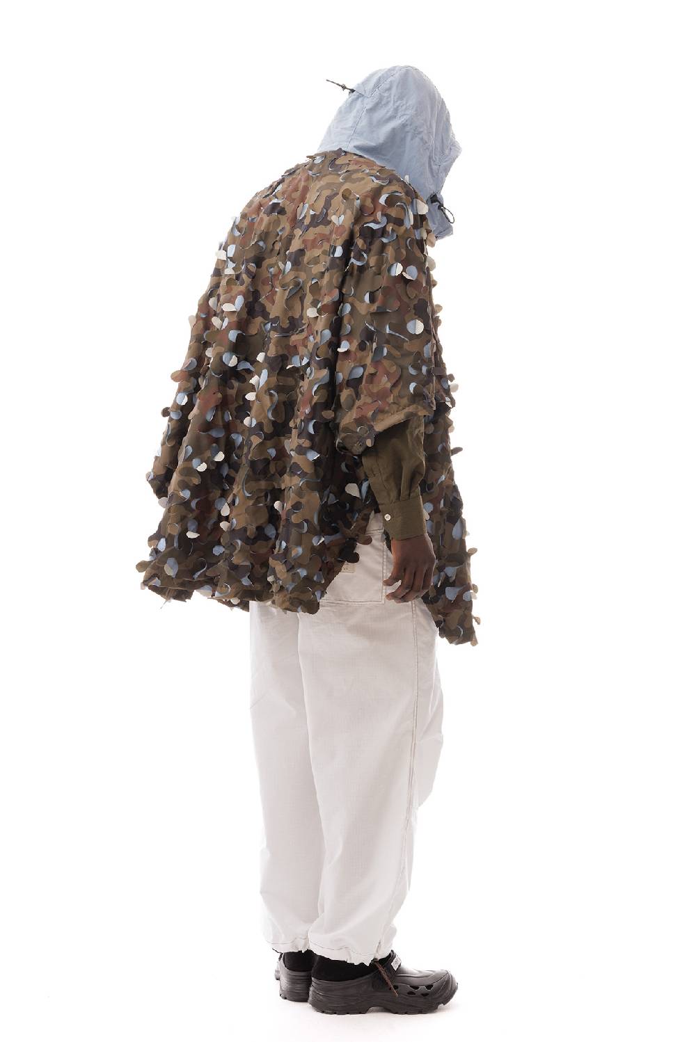 Lc23 Laserated Nylon Camo Cape Coat In Vendita