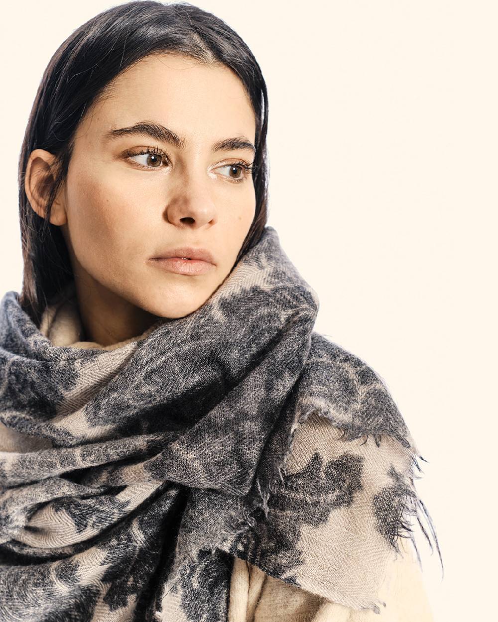 Ordi.to Accessori ALISEI NERA - Sciarpa Unisex in Cachemire e lana Saldi Di Fabbrica