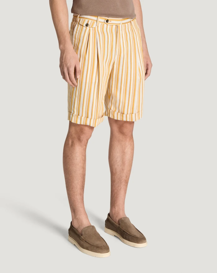 Pantaloni Torino Bermuda in viscosa fluida a righe Acquista Ora