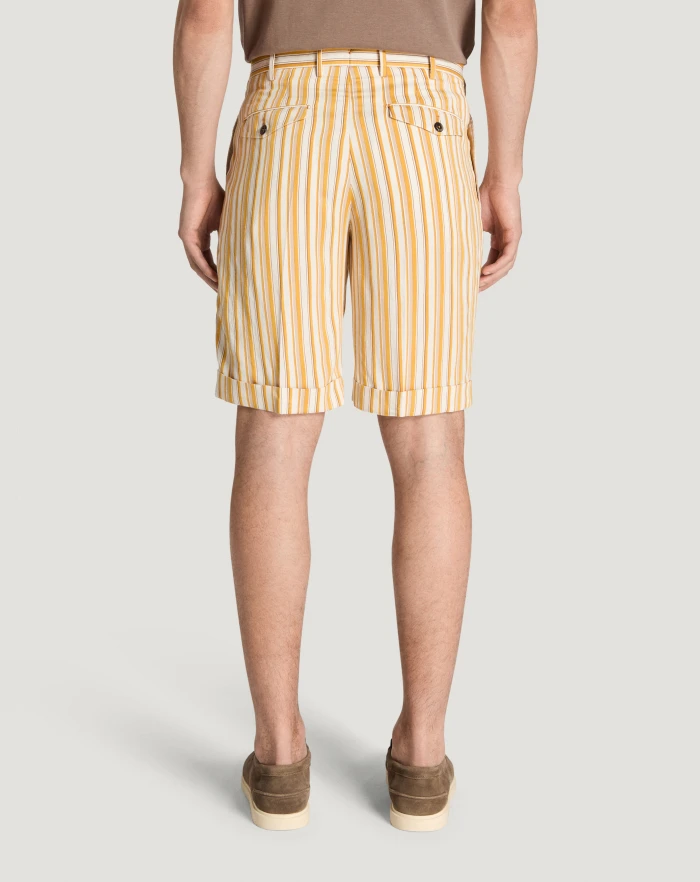 Pantaloni Torino Bermuda in viscosa fluida a righe Acquista Ora