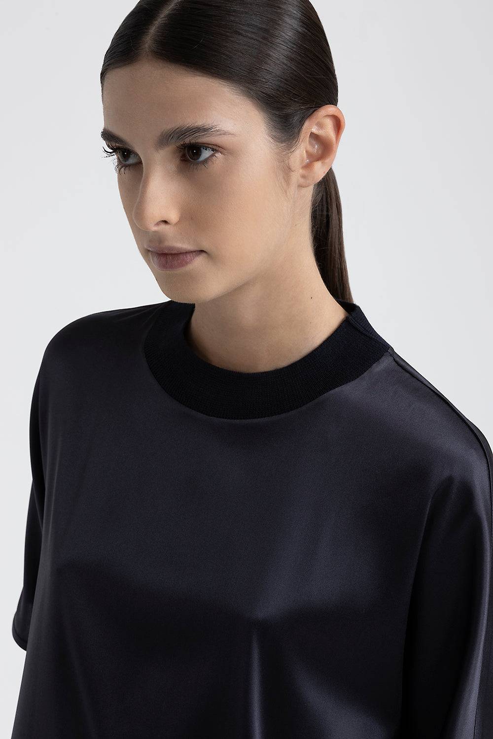 Peserico T-shirt girocollo in raso di seta Moda