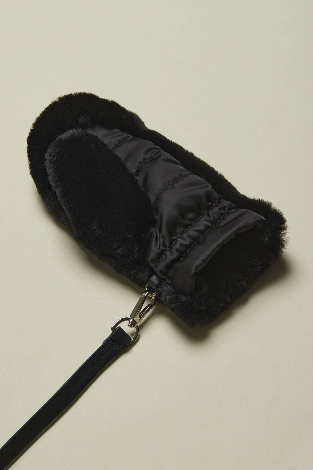 Peserico Guanto muffola in eco-pelliccia e nylon Fino al 50% di sconto
