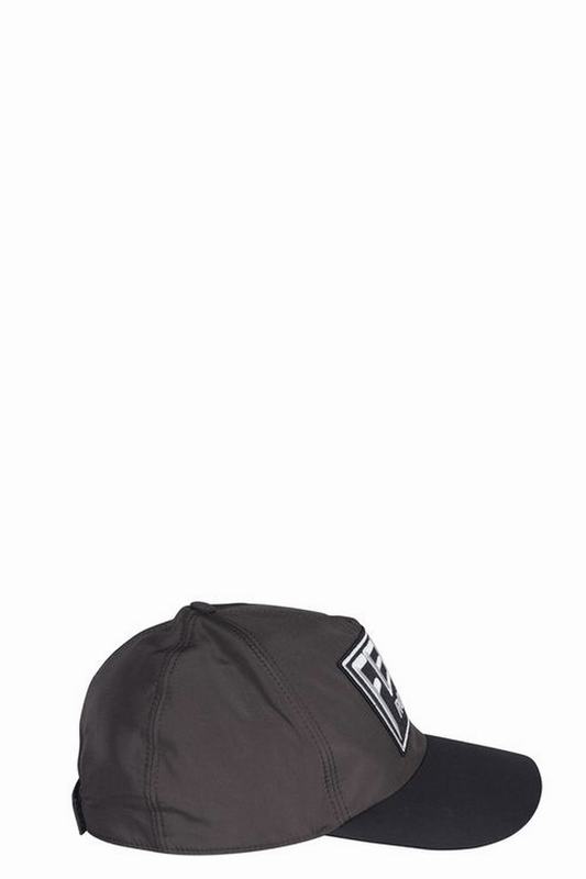 Fendi Cappelli Codice prodotto: FXQ768 AKVXF0ZAD Vendite stagionali